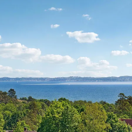 Сasa de vacaciones 1 Bedroom Beautiful In *