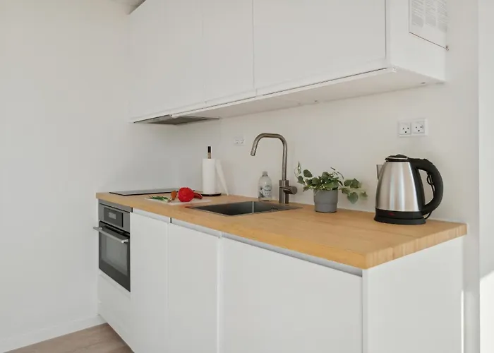 1 Bedroom Beautiful In Semesterbostad